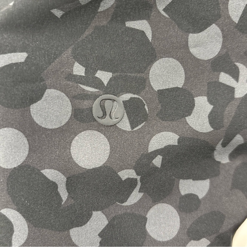 Lululemon Women’s Packable Water Repellent Jacket Size 4 Primal Dot Max Black - Picture 8 of 10